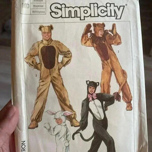 5/$25 MEN HALLOWEEN costume lion, bear size mediumDIY sewing kit simplicity 7648